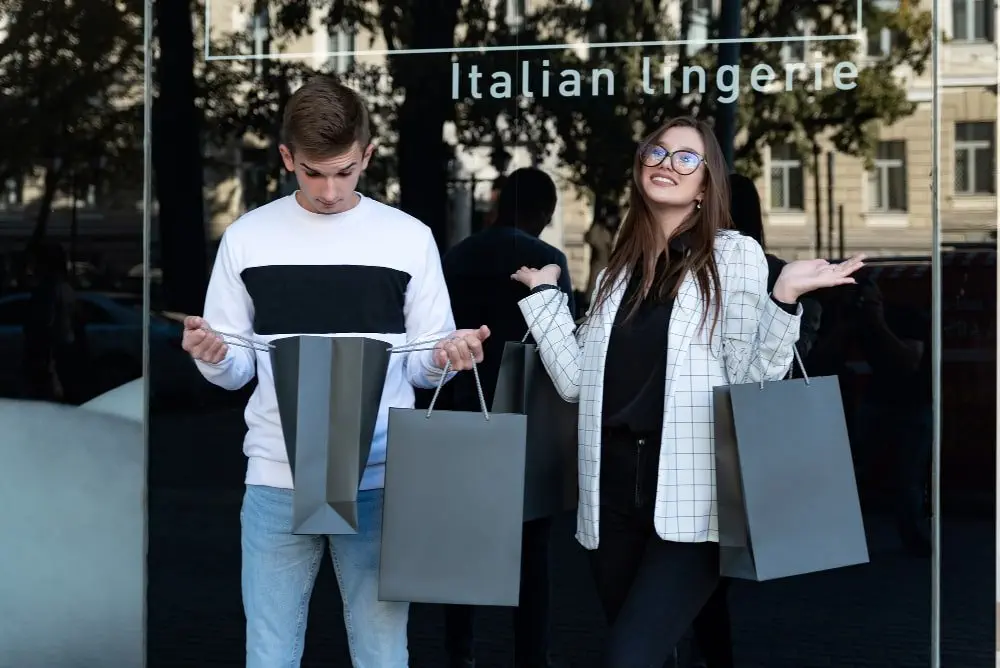 Những Mẹo Mua Sắm Thông Minh Tại Italy
