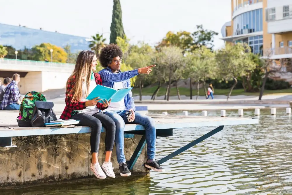 Những điều cần biết về hệ thống dịch vụ viễn thông tại Italy